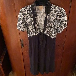 Black printed dress with tie